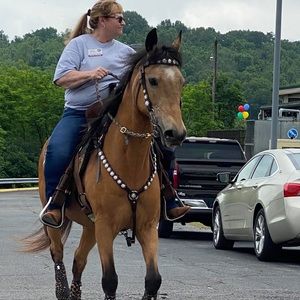 Meet your Posher, Kelli